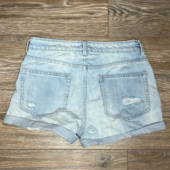 NEW H&M Regular Waist Taille Standard Shorts US 6 - Picture 2 of 3